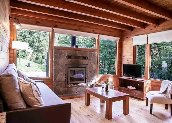 Arbolar, Casas de Montaña- Piscina climatizada Villa La Angostura